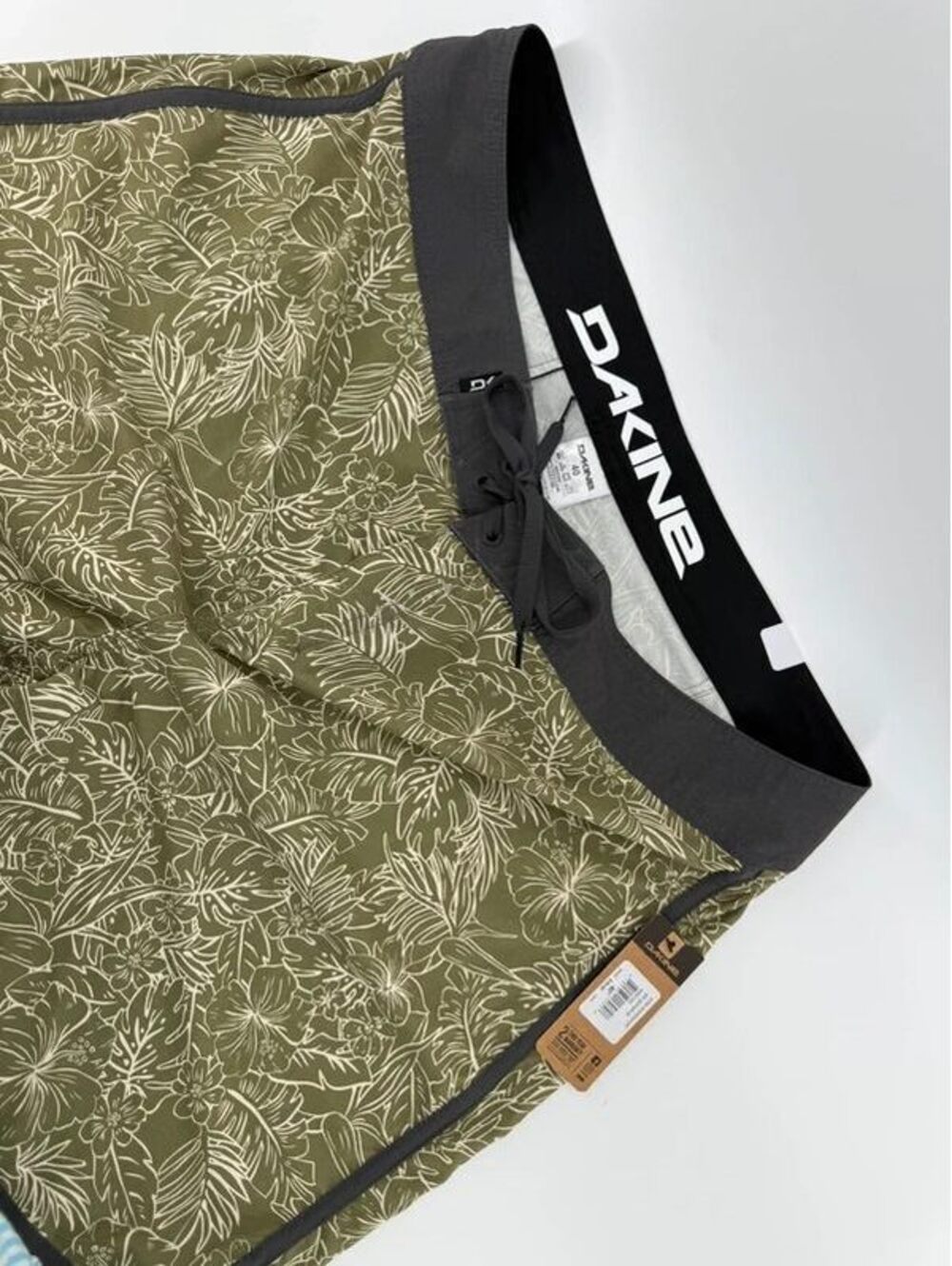 Dakine Men's Floral Print Swim Trunks Size 40 NWT
